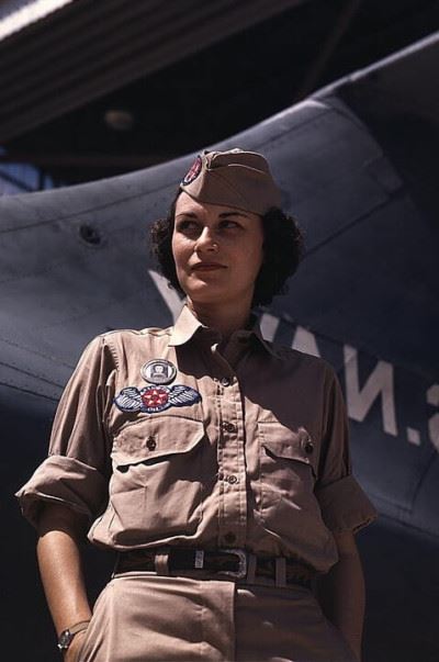 image of female navy officer